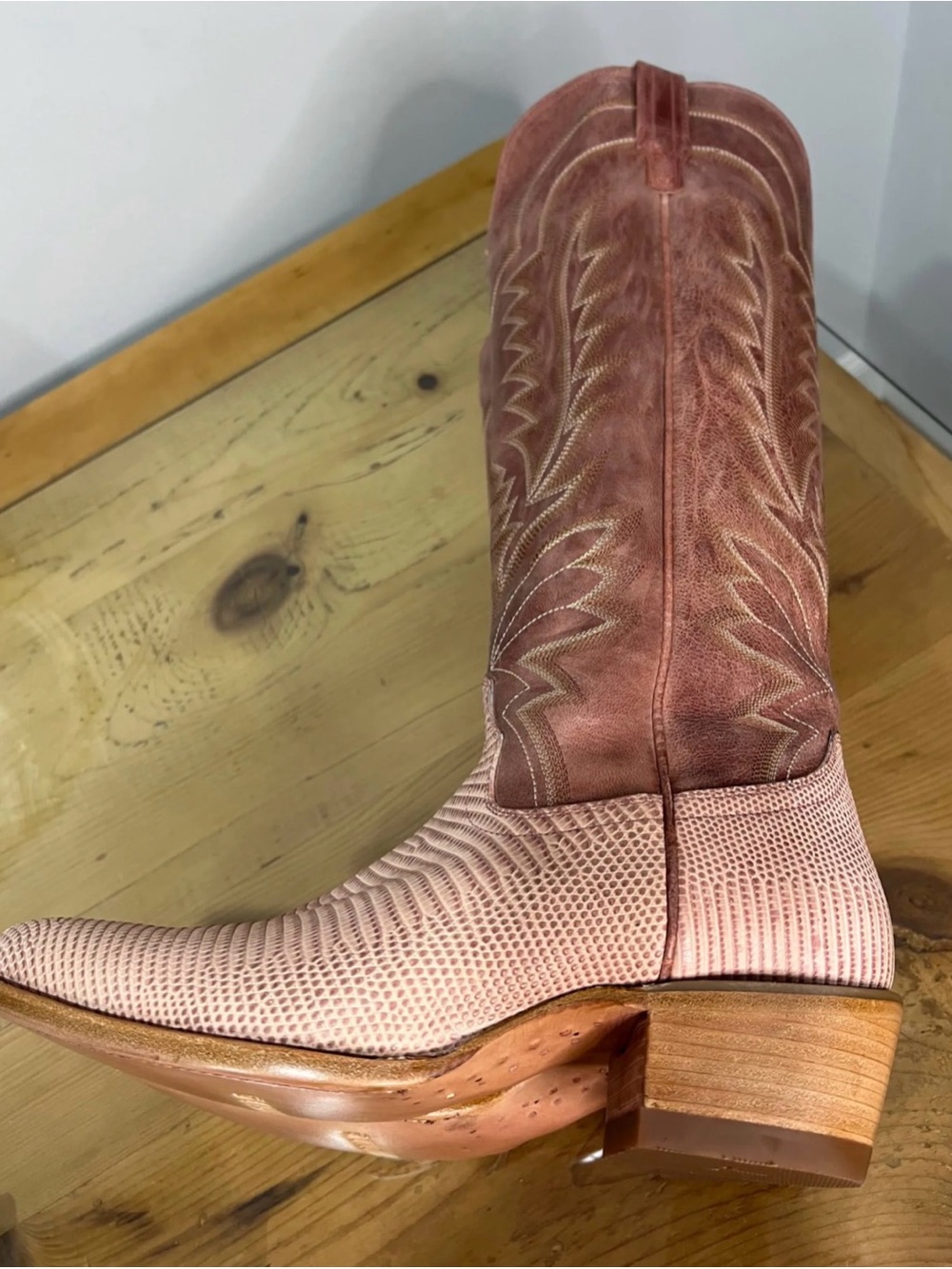 Tecovas Abby  pink frost lizardPink Western Cowboy Boots - Picture 5 of 9